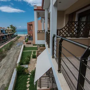 Ξενοδοχείο με διαμερίσματα Dafni's Seaside Luxury, Νικήτη